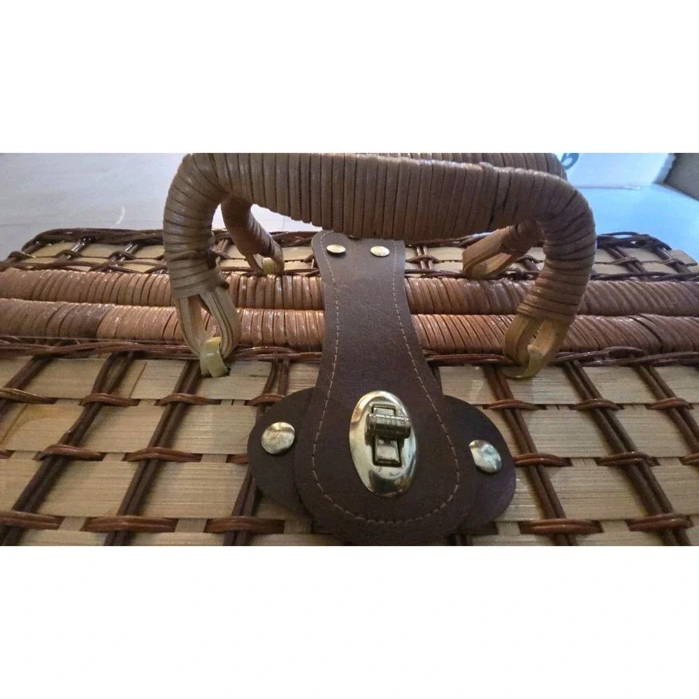 VTG‎ Wicker Picnic Basket Rattan Suitcase Style Leather Strap Weave Cottagecore